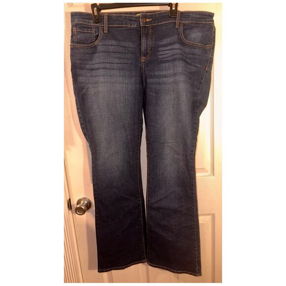 The Diva by Old Navy Boot Cut Leg Women's Stretch Blue Jeans Size 16 Reg - Picture 1 of 6